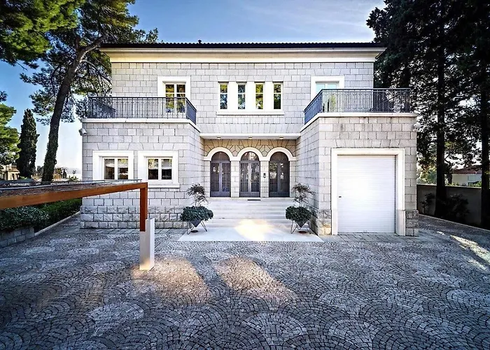 Fancy Modern With Deluxe Interior Villa Split