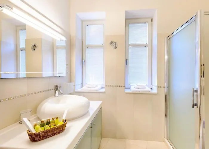 别墅 Fancy Modern With Deluxe Interior *