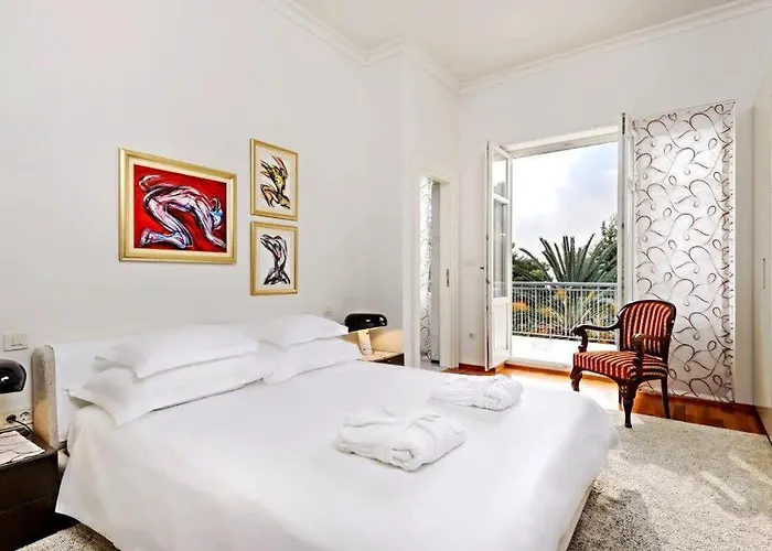 Fancy Modern With Deluxe Interior Split