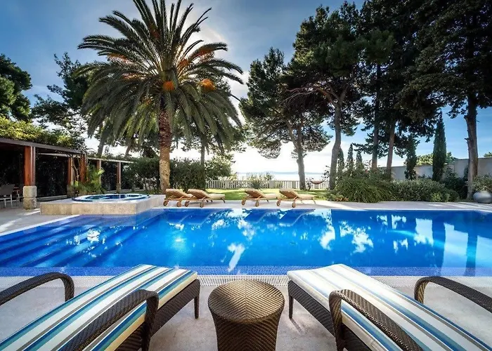 Vila Fancy Modern With Deluxe Interior *