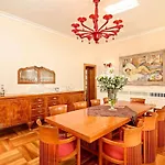 Fancy Modern With Deluxe Interior * Split